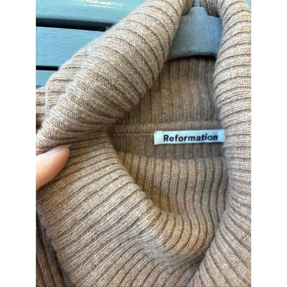 NWOT Reformation Luisa Cropped cashmere Sweater Camel Color, Large $228 A23 - Picture 5 of 9